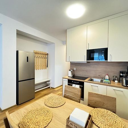 Riverside Apartment Praha Екстериор снимка