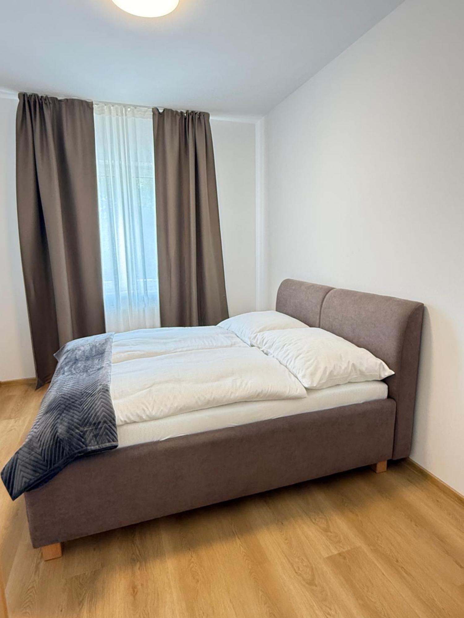 Riverside Apartment Praha Екстериор снимка