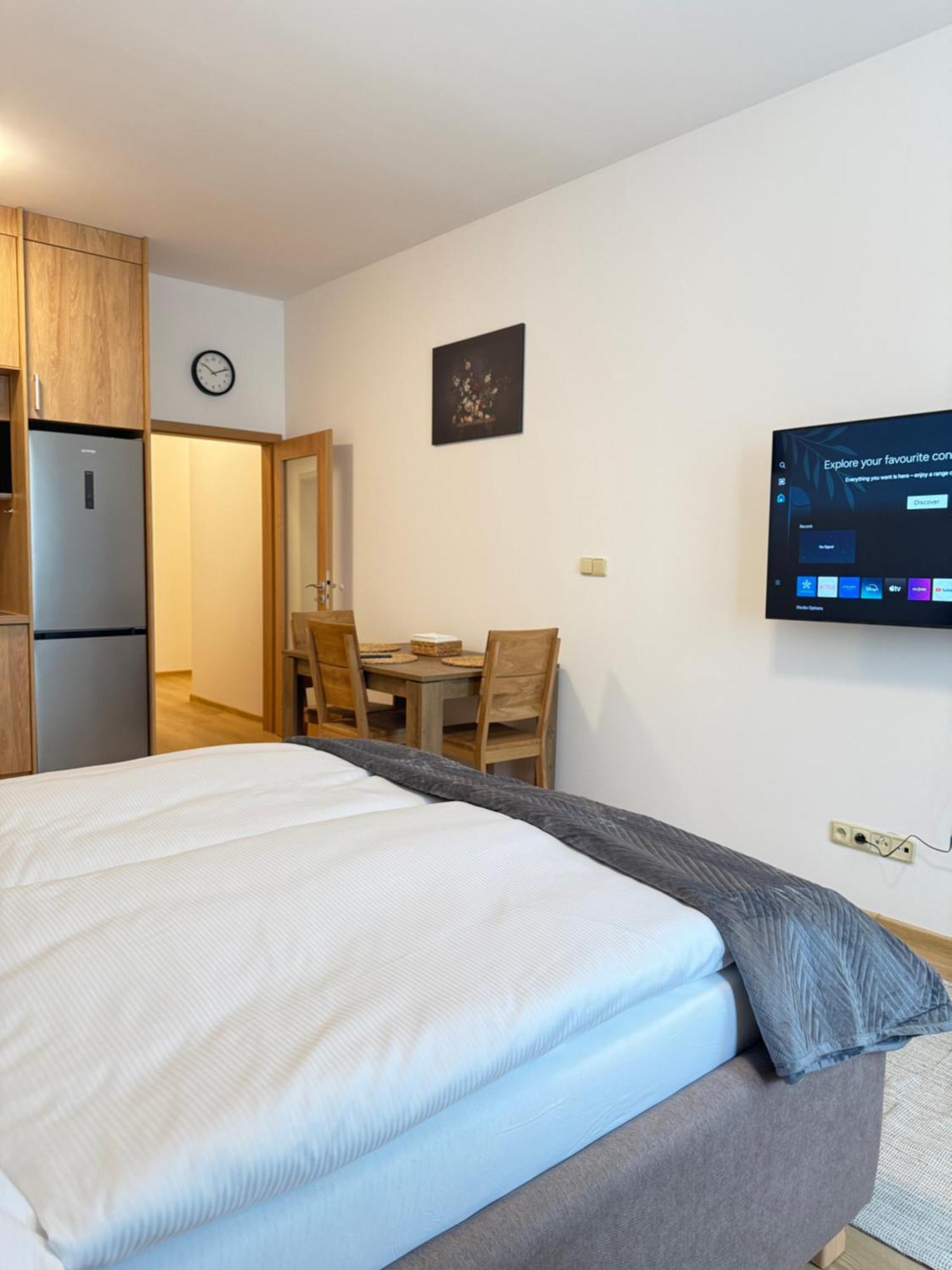 Riverside Apartment Praha Екстериор снимка