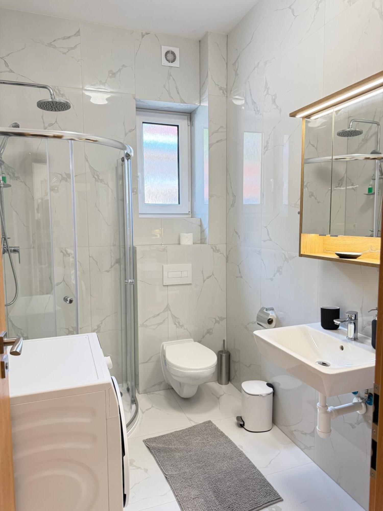 Riverside Apartment Praha Екстериор снимка