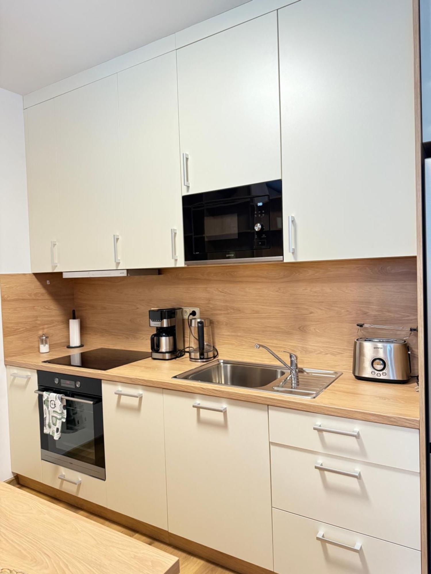 Riverside Apartment Praha Екстериор снимка