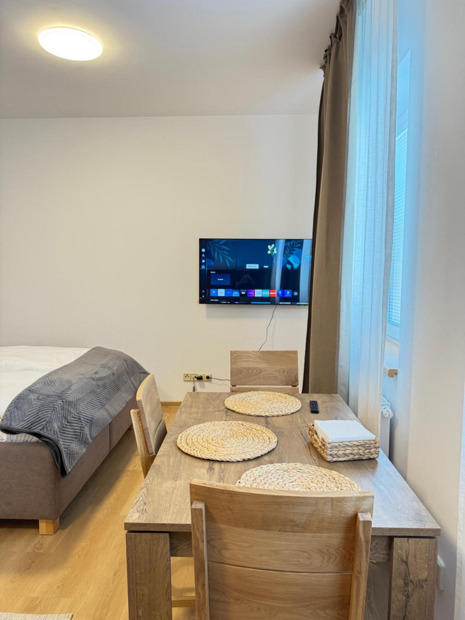 Riverside Apartment Praha Екстериор снимка