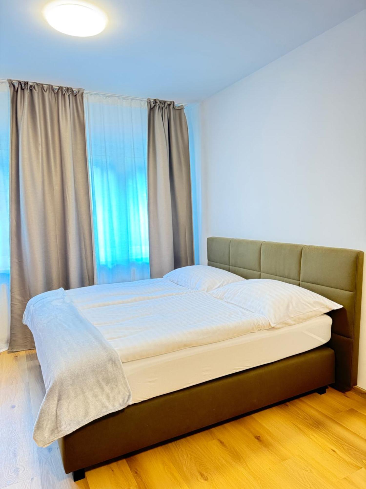 Riverside Apartment Praha Екстериор снимка