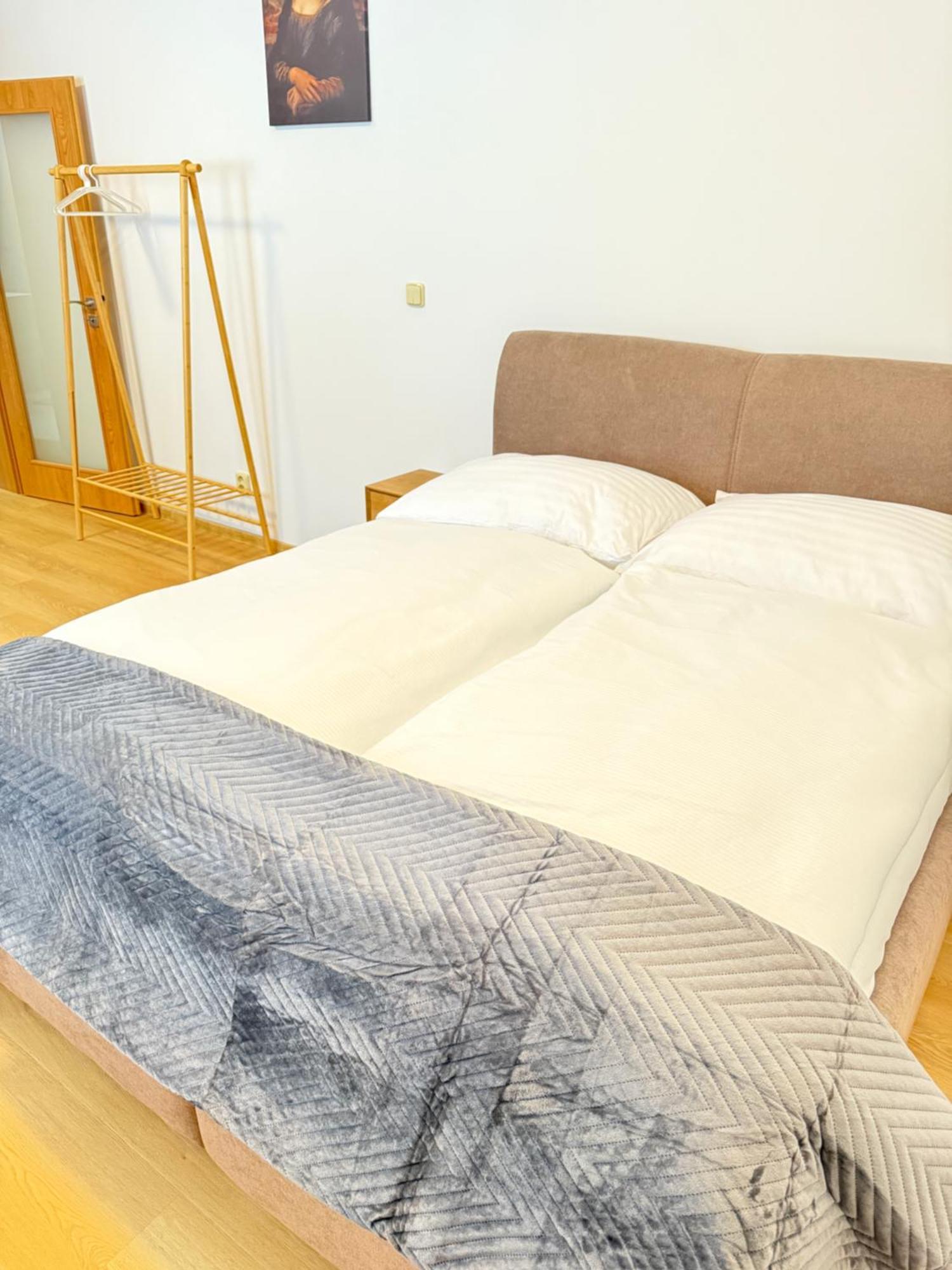 Riverside Apartment Praha Екстериор снимка